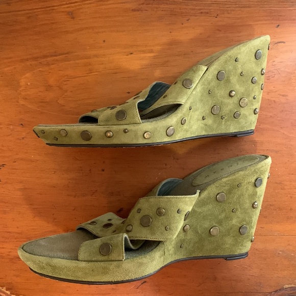 Jigsaw Olive suede platform mules embellished with brass studs in size 39. - Picture 4 of 8